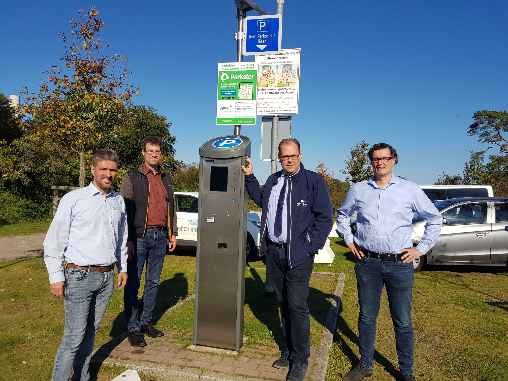 Pressetermin Parkscheinautomaten v.l.n.r. Stephan Reil, Klaas Raloff, Mirko Spieckermann, Ingo Eitelbach